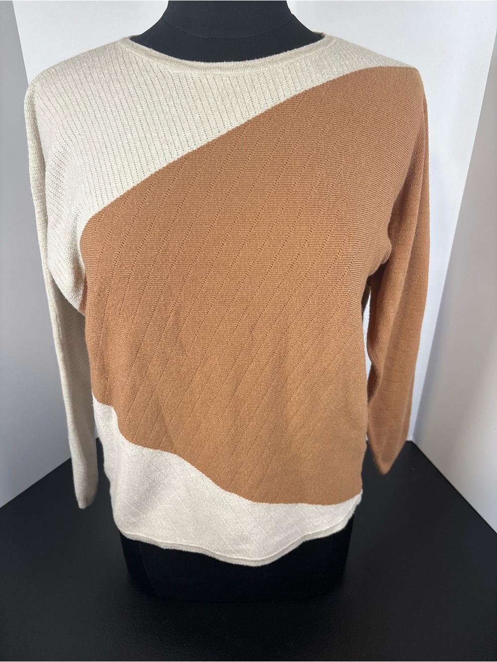 T Tahari Diagonal Two-Tone Crewneck Sweater in Cream and Camel